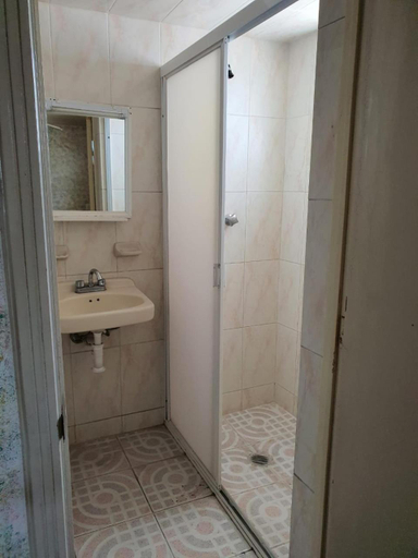 Bathroom 4, Hotel Atlantico a 150 mts de Playa Marti, Veracruz