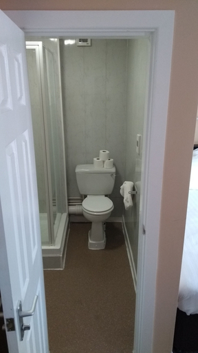 Bathroom 3, The Beechfield Hotel, Blackpool