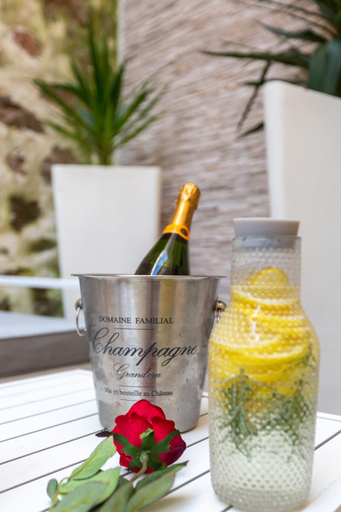Food & Drinks 5, Hotel Traverse Des Artistes, Alpes-Maritimes