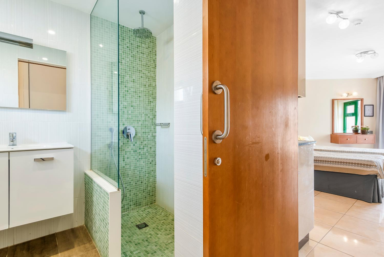 Bathroom 5, Las Adelfas, Las Palmas