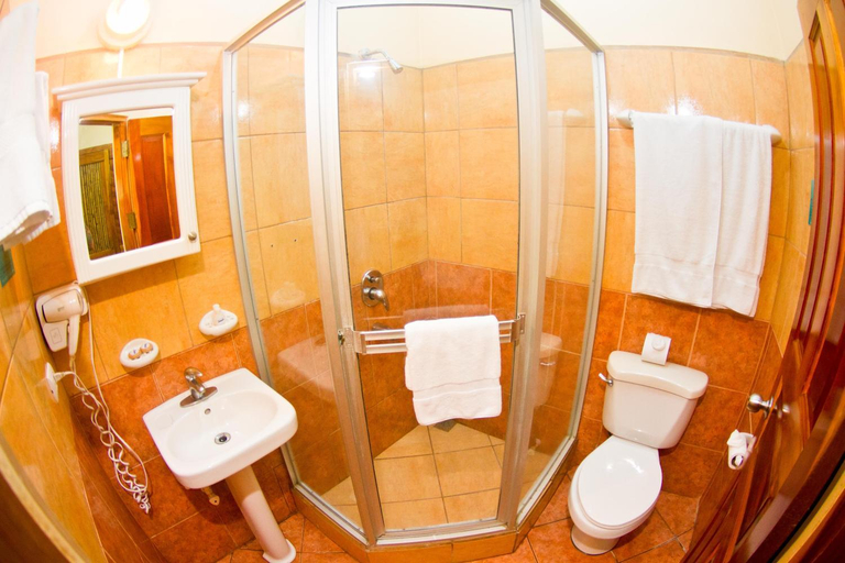 Bathroom 2, Villas del Caribe, Talamanca