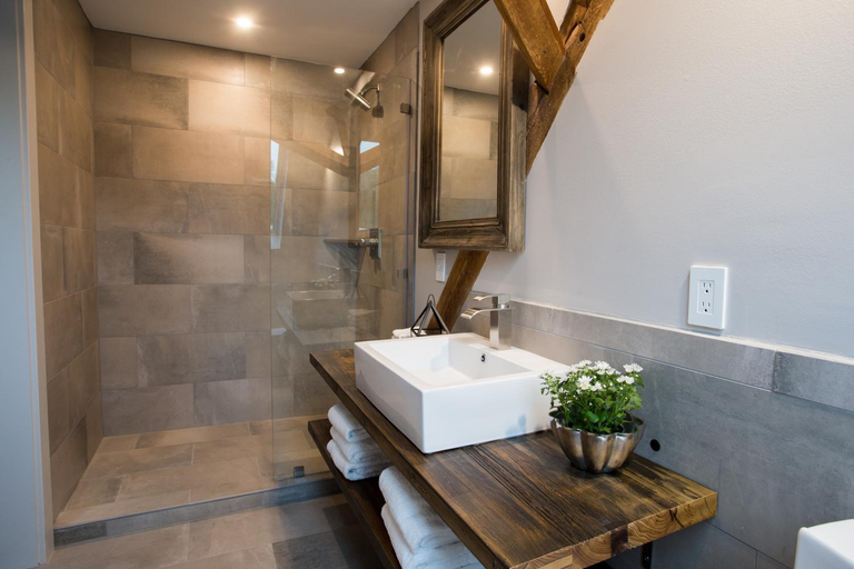 Bathroom, Mountain Meadows Lodge, Rutland