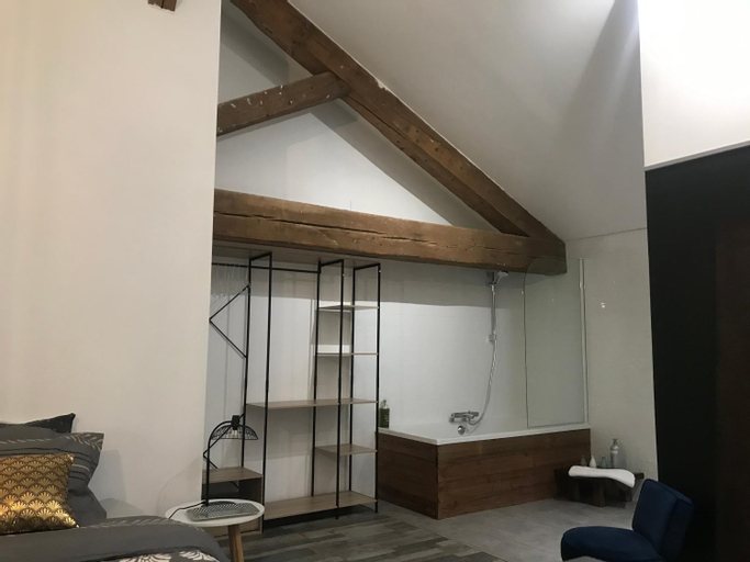 Bedroom 3, Matin de Saone, Rhône