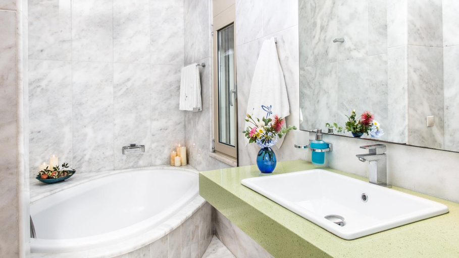 Bathroom, Villa Mariposa - panoramic sea view - near Chania city, Crete