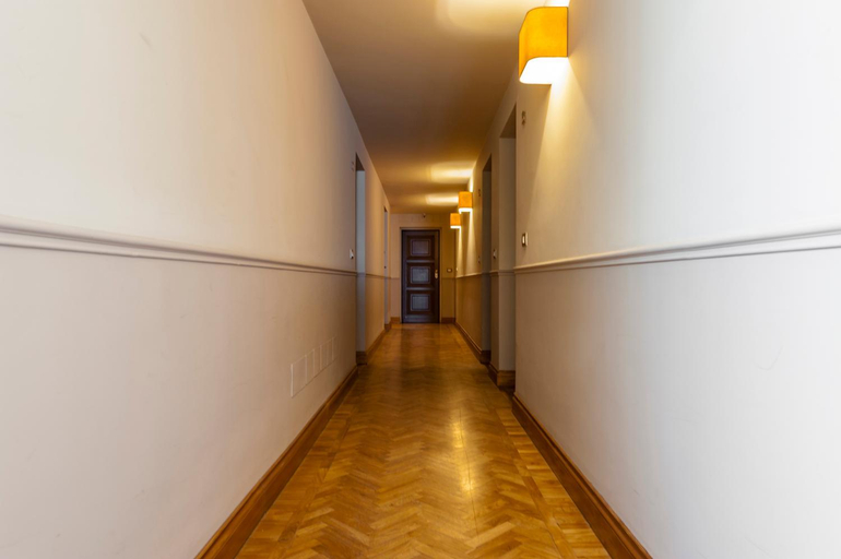Others 4, Ferrini Home - Grotte Bianche 150, Catania