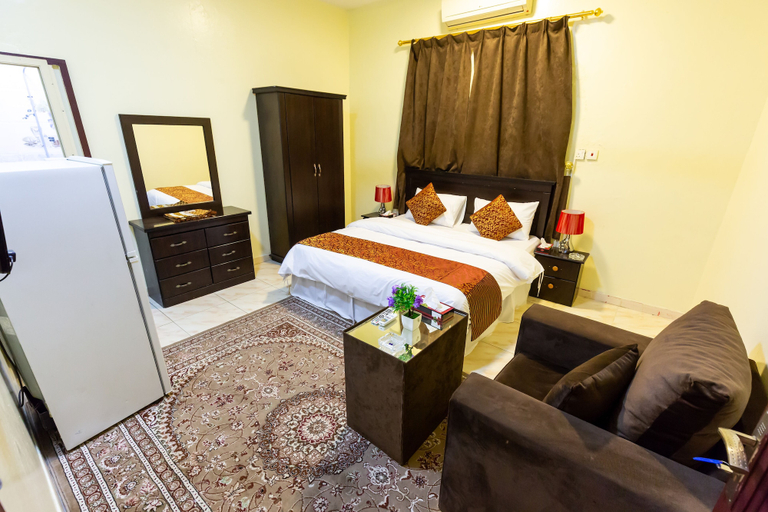Bedroom 3, Al Eairy Serviced Apartments Company is a one-person company 4