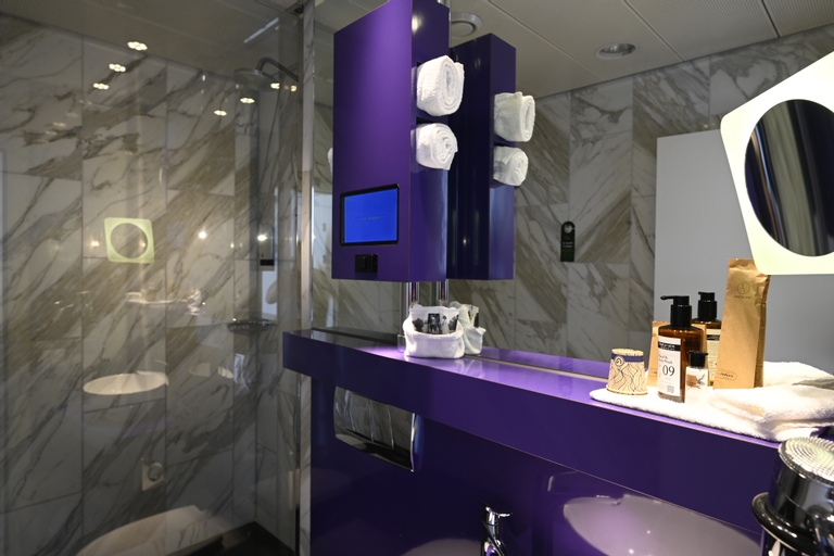 Bathroom 22
