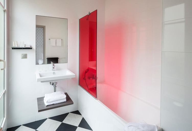 Bathroom 5, Hotel Paris Vaugirard, Paris