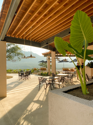 Food & Drinks 5, Hotel Tahiti, Fredonia