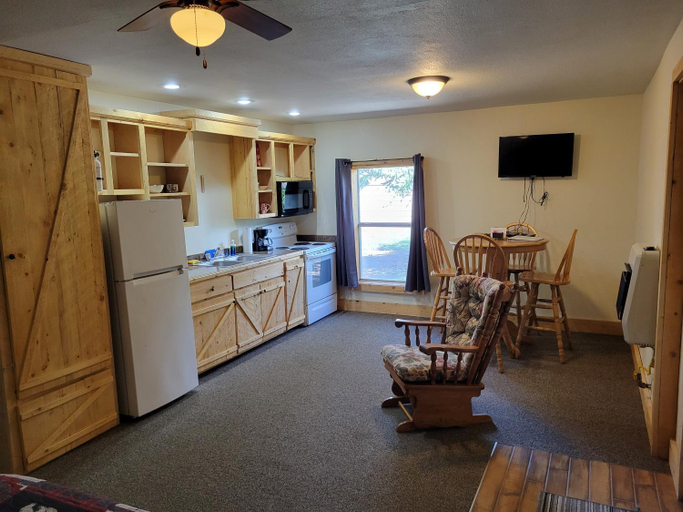 Others 3, Chinook Cabins & RV Park, Rio Grande