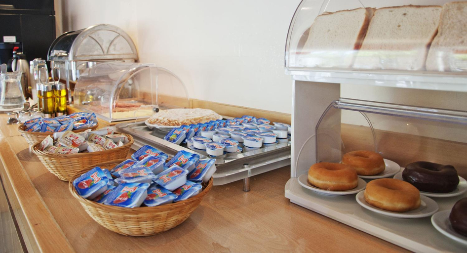 Food & Drinks 5, Travelodge Barcelona Fira, Barcelona