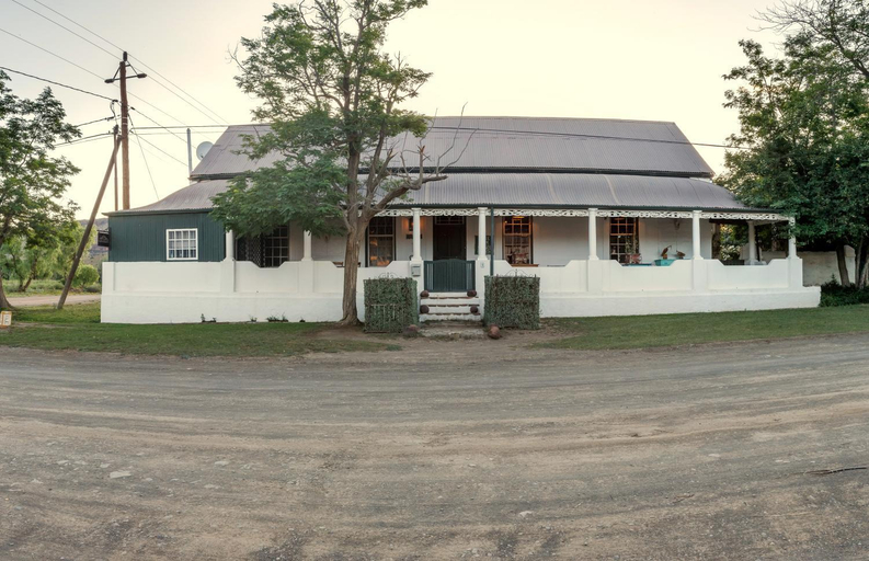 Others 4, Oude Pastorie, Cacadu