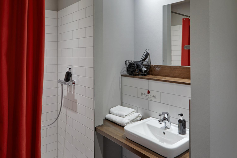 Bathroom 5, Kroger by Underdog Hotels, Hamburg