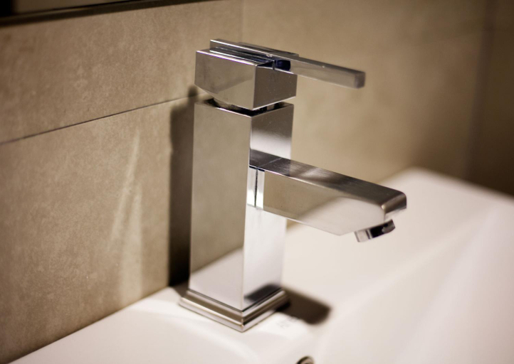 Bathroom 4, Hotel Universal, Granada