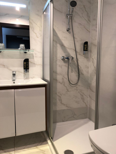 Bathroom 3, Hotel Konig, Wien