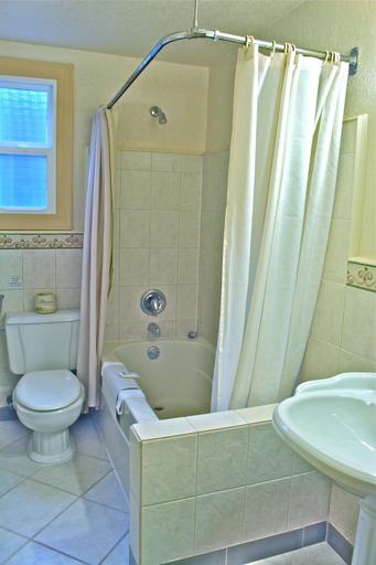 Bathroom 2, Harrison Hot Springs Resort & Spa, Fraser Valley