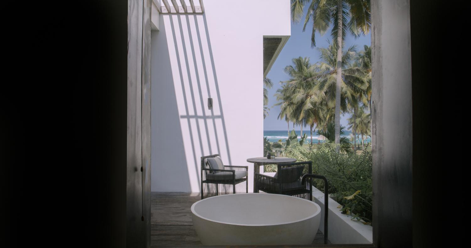 Exterior & Views 19