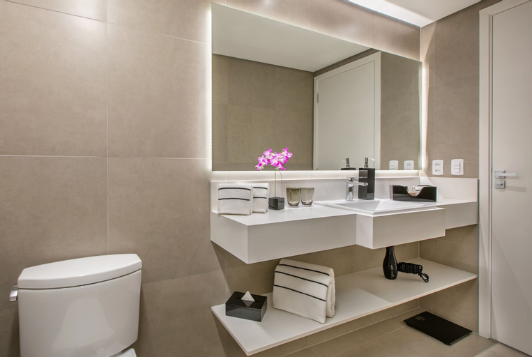 Bathroom 7