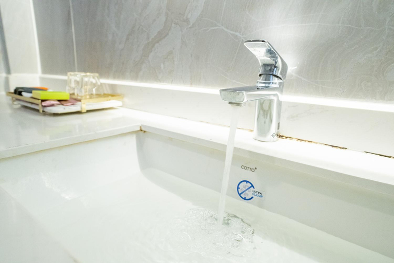 Bathroom 4, Hak Heng Hotel, Ou Chrov