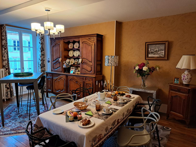Food & Drinks 4, UN AIR MOULINOIS, Allier