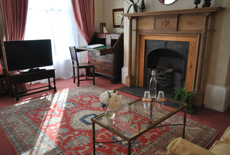 Others 5, Churchill Guest House, Kent