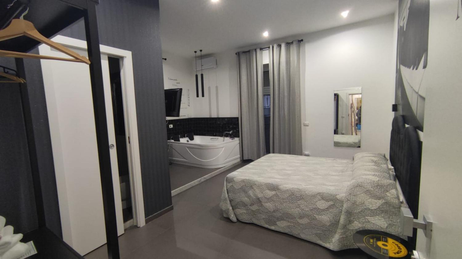 Others 2, Lombardi Luxury Home, Napoli