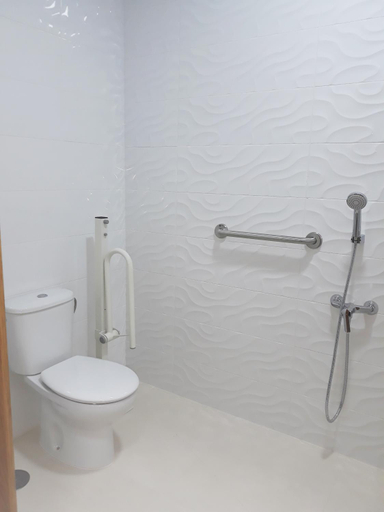 Bathroom 2, Hostal Montemayor, Huelva