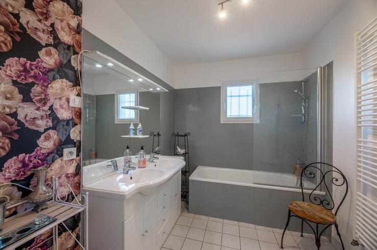 Bathroom, lamaison-d'ose, Ain