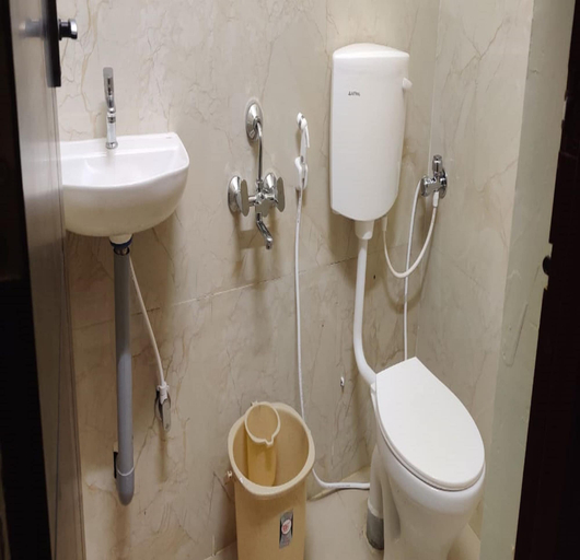 Bathroom 4, Yoga Inn, Puducherry