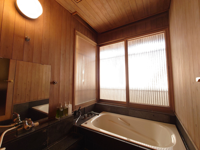 Bathroom 4, Taisenkaku, Ukiha