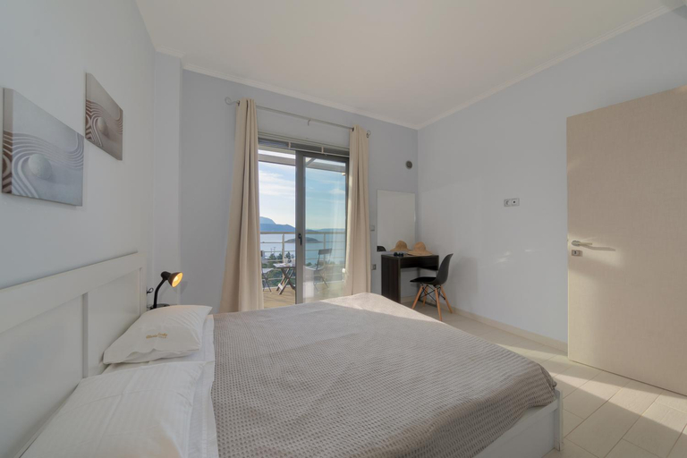 Others 4, Alexiszorba Villa, Crete