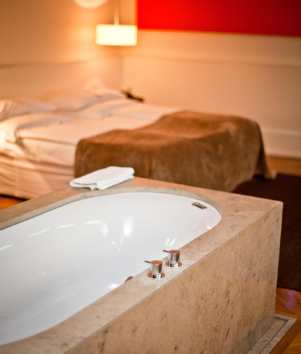 Bedroom 2, CORTIINA Hotel, München