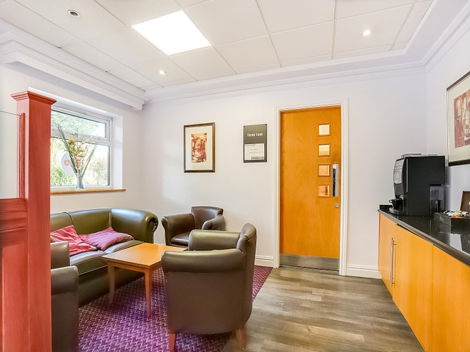 Public Area 2, OYO Kegworth Hotel and Conference Centre, Leicestershire