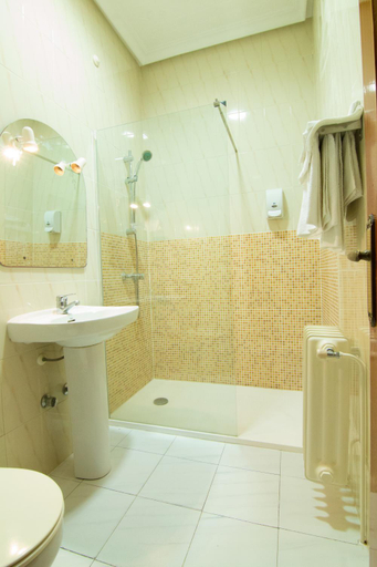 Bathroom 4, Hostal Santa Ana, Toledo