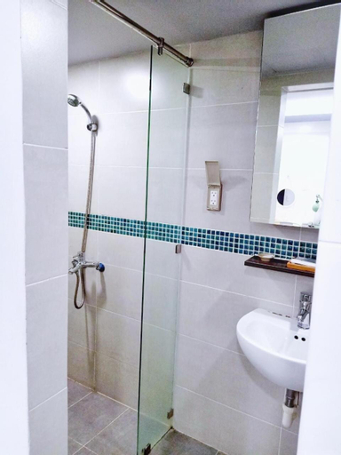 Bathroom 12