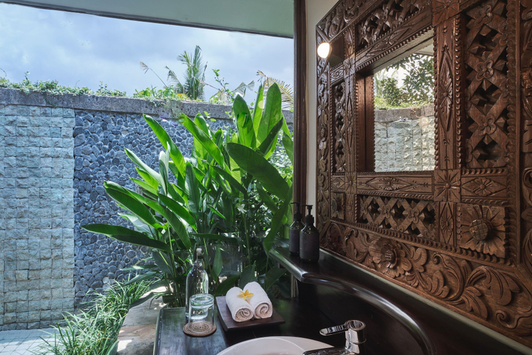 Bathroom 5, The Damai, Buleleng