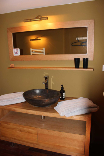 Bathroom 2, Maison des Bois, Essonne