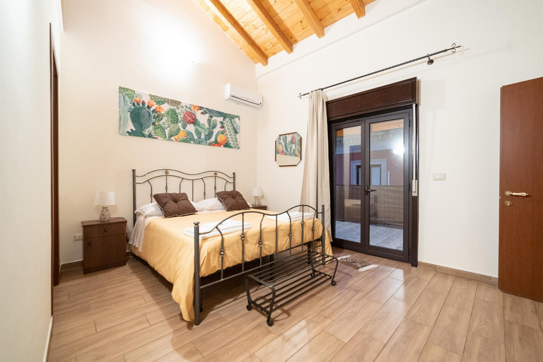 Others 5, Le Vie del Centro B&B, Catania