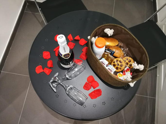 Food & Drinks, Lombardi Luxury Home, Napoli