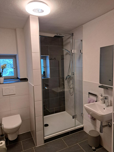 Bathroom, Martina's Place Bed & Breakfast, Weilheim-Schongau