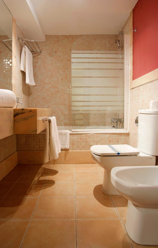 Bathroom 4, Hotel Anacapri, Granada