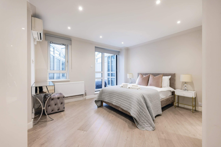Others 5, Stunning 2 Bed-hosted by Sweetstay, London