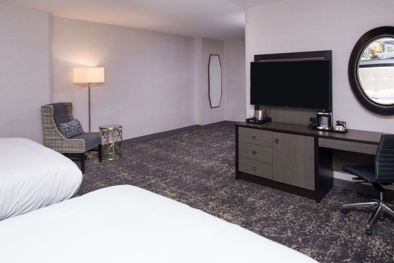 Bedroom 2, DoubleTree by Hilton Utica, Oneida