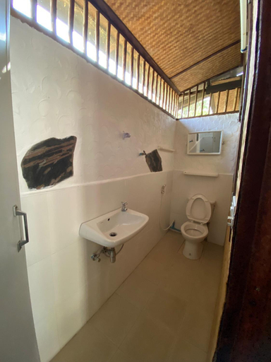 Bathroom 3, No. 8 Pai, Pai
