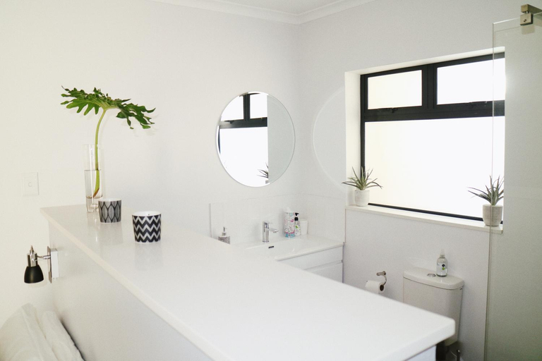 Bathroom 3, 9 Windsor House, City of Cape Town