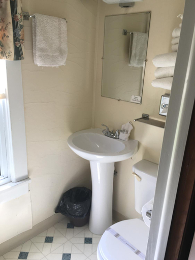 Bathroom 5, Plantation Motel, Erie