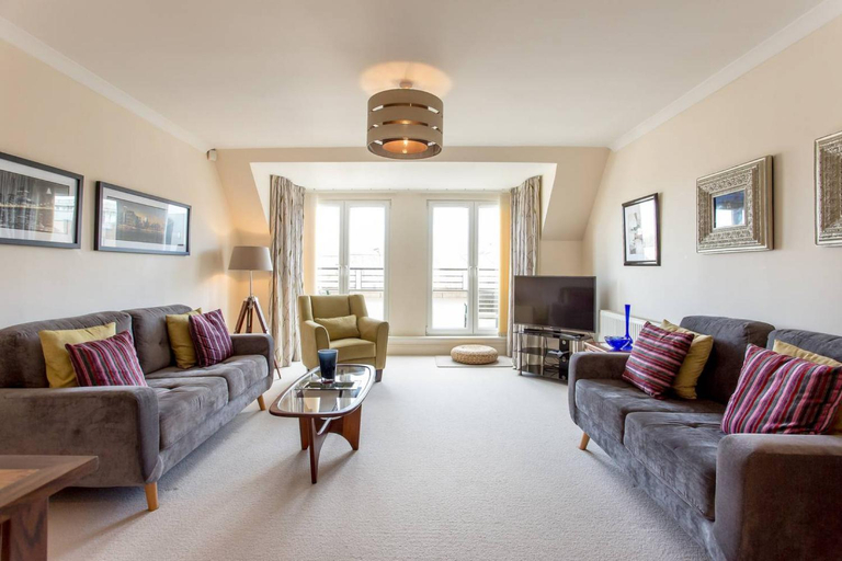 Others 5, City Centre 3Bed/3Bath with Parking, Edinburgh