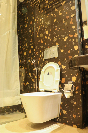 Bathroom 4, Skyline Resort & Convention Centre, Indore