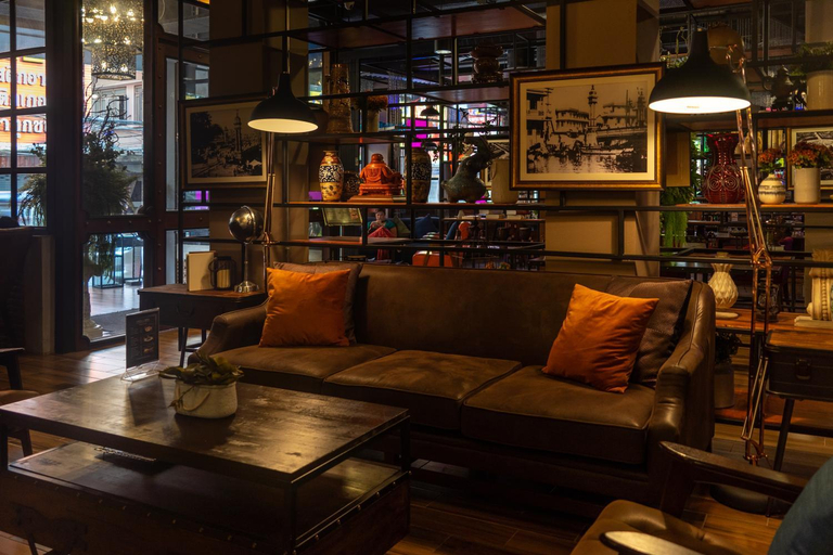 Public Area, W22 by Burasari, Samphantawong
