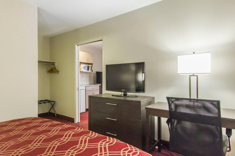 Bedroom 2, Econo Lodge Inn & Suites Lethbridge - Henderson Lake, Division No. 2